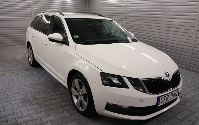 Skoda Octavia cena 46999 przebieg: 222000, rok produkcji 2017 z Łochów małe 121